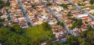 imagem da cidade de Pindamonhangaba representando o desenvolvimento urbano